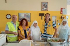 il cerimoniere Giovanni Boccia, il Presidente Roberta Pistone, la "mitica" suor Luigina, il past Presidente Renato Cane e suor Eugenia
