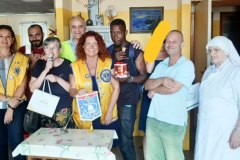 foto di gruppo con soci e vincitori.